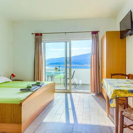 アパート Drago マリナ