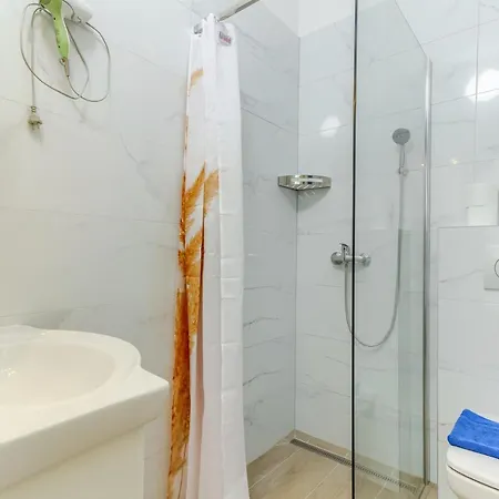 Drago アパート マリナ