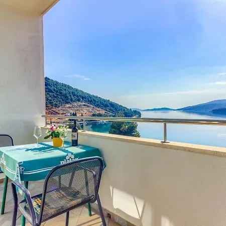 アパート Drago マリナ