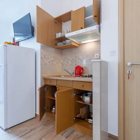 アパート Drago マリナ