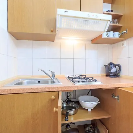 アパート Drago マリナ