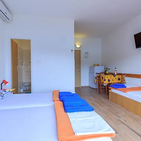 Drago アパート マリナ