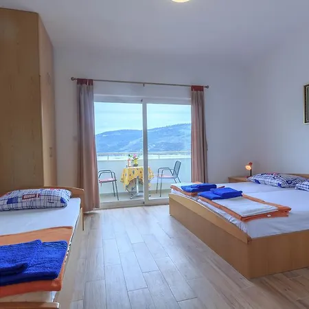 アパート Drago マリナ