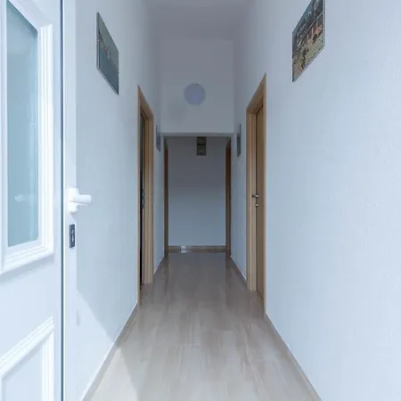 アパート Drago マリナ