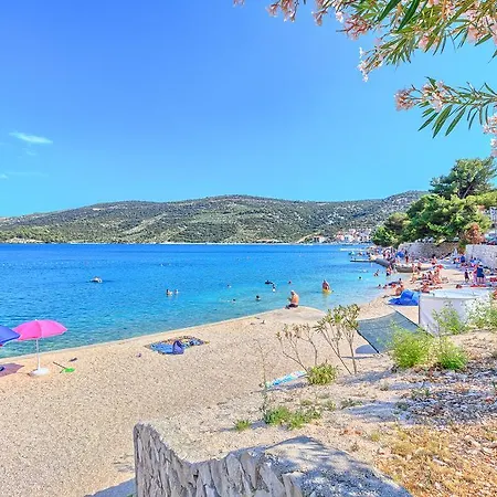 Drago アパート マリナ