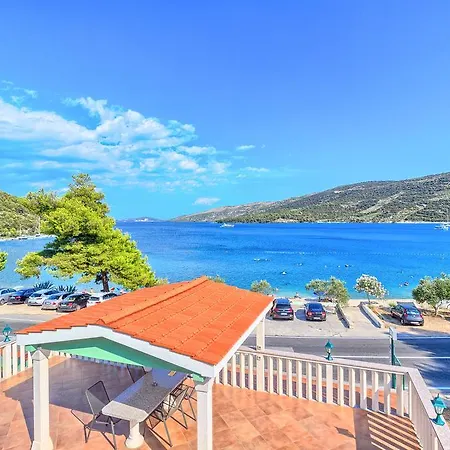 アパート Drago マリナ